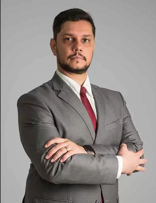 DR. MATHEUS MENDONÇA - Sócio